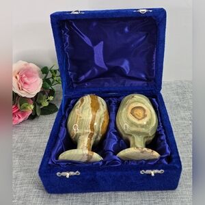 Vintage Set Of 2 Of Onyx Wine Goblets With Blue‎ Velvet Case